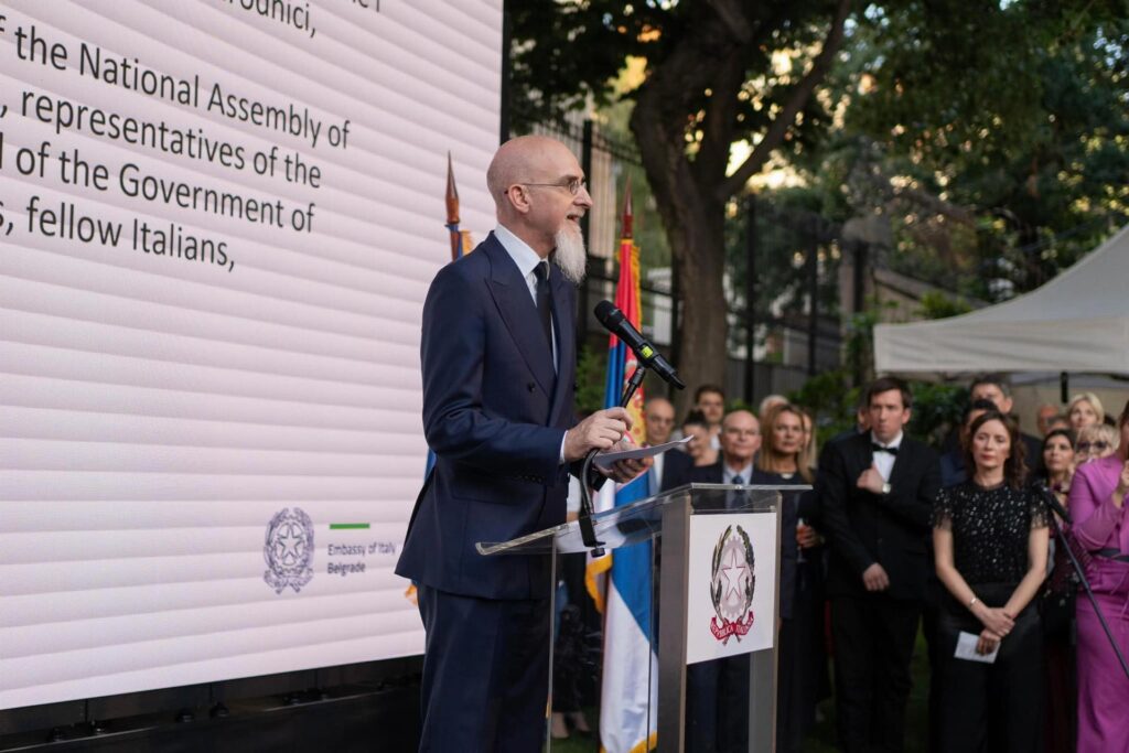 Ferrari dočekao zvanice na proslavi Dana republike Italije u Beogradu